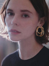 Charger l'image dans la galerie, Boucles d'oreilles Geste maxi - Judith Benita