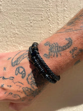 Charger l'image dans la galerie, Bracelet Black Rider - homme cuir véritable noir et acier - District Steel