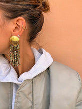Charger l'image dans la galerie, Boucles d’oreilles franges vertes en pierres teintées