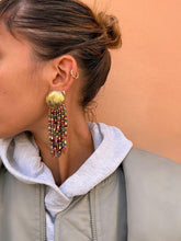Charger l'image dans la galerie, Boucles d’oreilles franges multicolores en pierres teintées