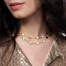 Charger l'image dans la galerie, Collier Baby Bangle Up — Blanc sable — photo portée