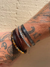 Charger l'image dans la galerie, Bracelet Tiger Brown - homme cuir marron, œil de tigre et hématite - District Steel
