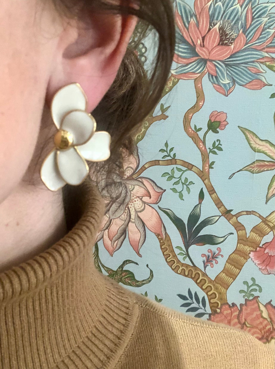 Boucles d'oreilles Amalia-Acier Inoxydable et Pétales Émaillés Blanc Cassé-Hypoallergéniques