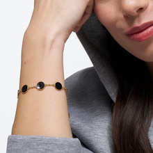 Charger l'image dans la galerie, Bracelet Baby Bangle Up — Noir carbon — photo portée
