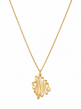 Charger l'image dans la galerie, Collier Dalva Judith Benita doré à l'or fin 24 carats avec pendentif organique sculptural, fabriqué à Paris.
