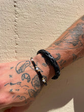 Charger l'image dans la galerie, Bracelet Black &amp; White - homme agate noire et jade blanc – District Steel
