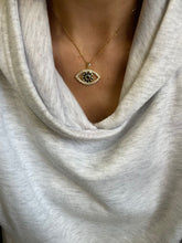 Charger l&#39;image dans la galerie, Collier avec pendentif oeil bleu strass
